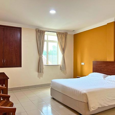 Tropicana Hotel Gemas Экстерьер фото
